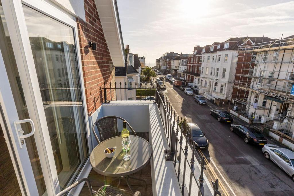 Sea Breeze - Coast Apartment Борнмът Екстериор снимка