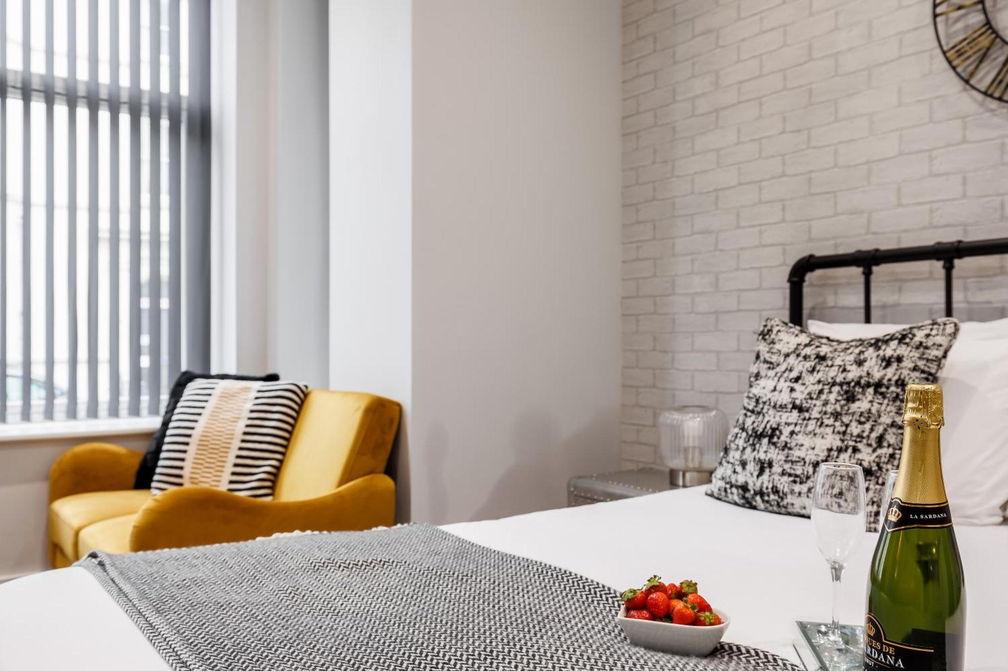Sea Breeze - Coast Apartment Борнмът Екстериор снимка